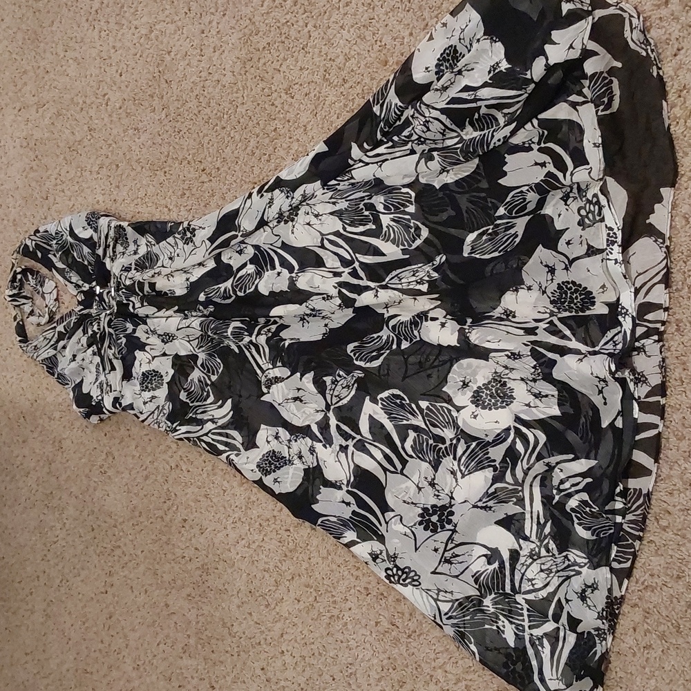 White House Black Market Black and White Maxi Dress